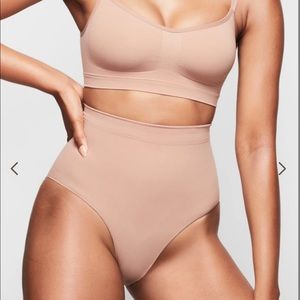 Skims sculpting mid waist brief
